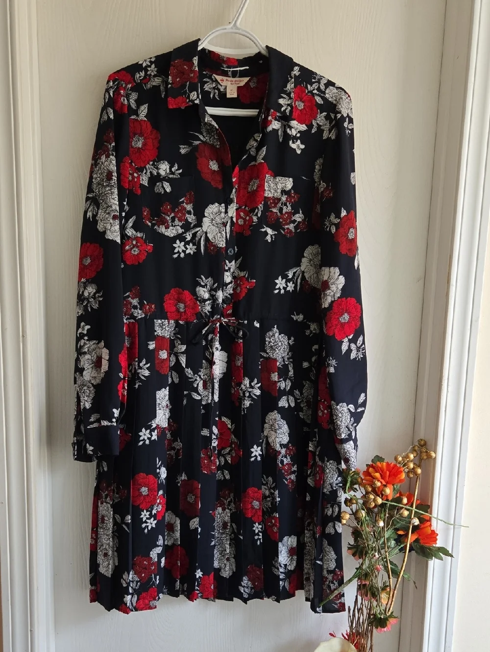 Brooks Brothers | Vintage Floral Dress Black Red Pleated Hem Collared Timeless - Picture 4 of 8
